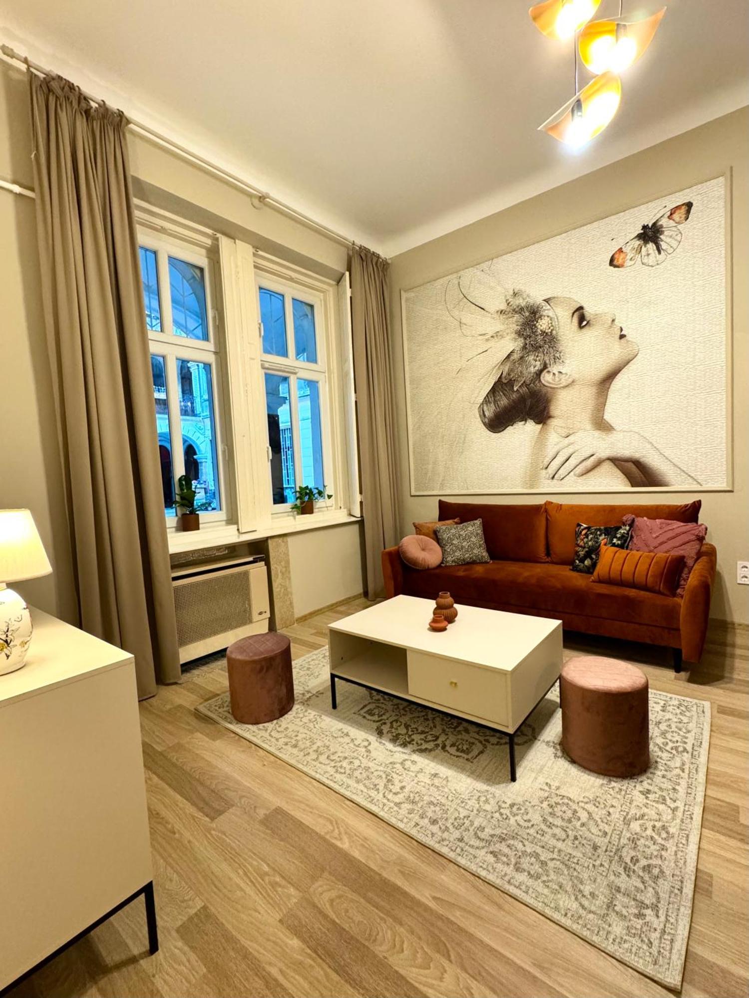 Stay At Liz Budapest Central Exterior photo